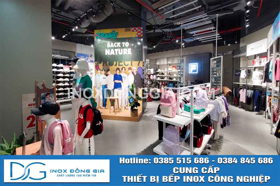 Thiết kế và cung cấp quầy kệ tủ inox cho cửa hàng thời trang FILA – Vincom Center – Trần Duy Hưng