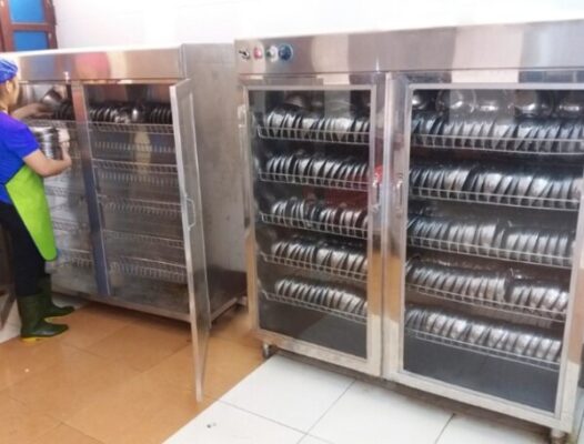 cach-ve-sinh-tu-say-bat-cong-nghiep-dung-cach-1